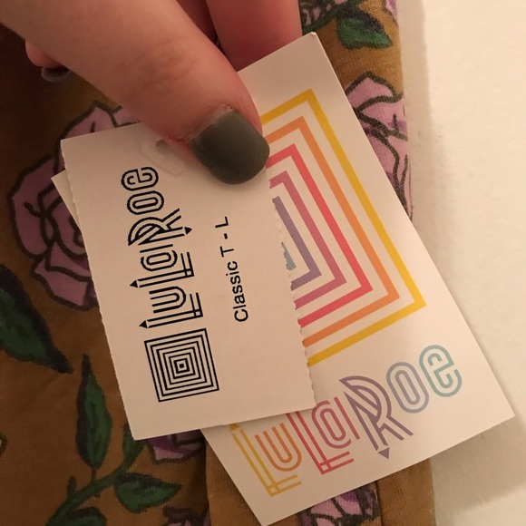 Lularoe Classic T, BNWT, Large - Picture 2 of 3
